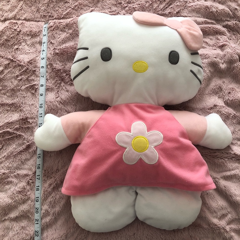 Hello Kitty Plush - Picture 4 of 5